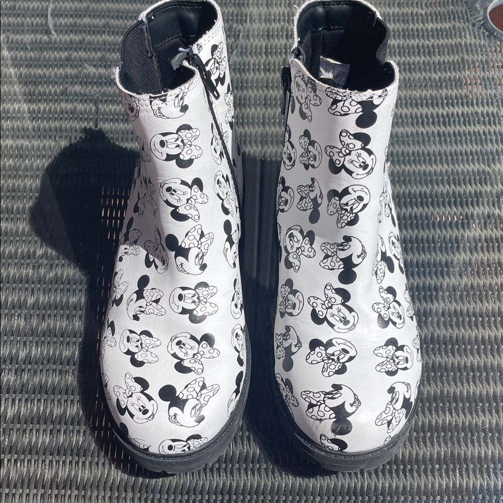 Kids White and Black Cartoon Character Zip Boots